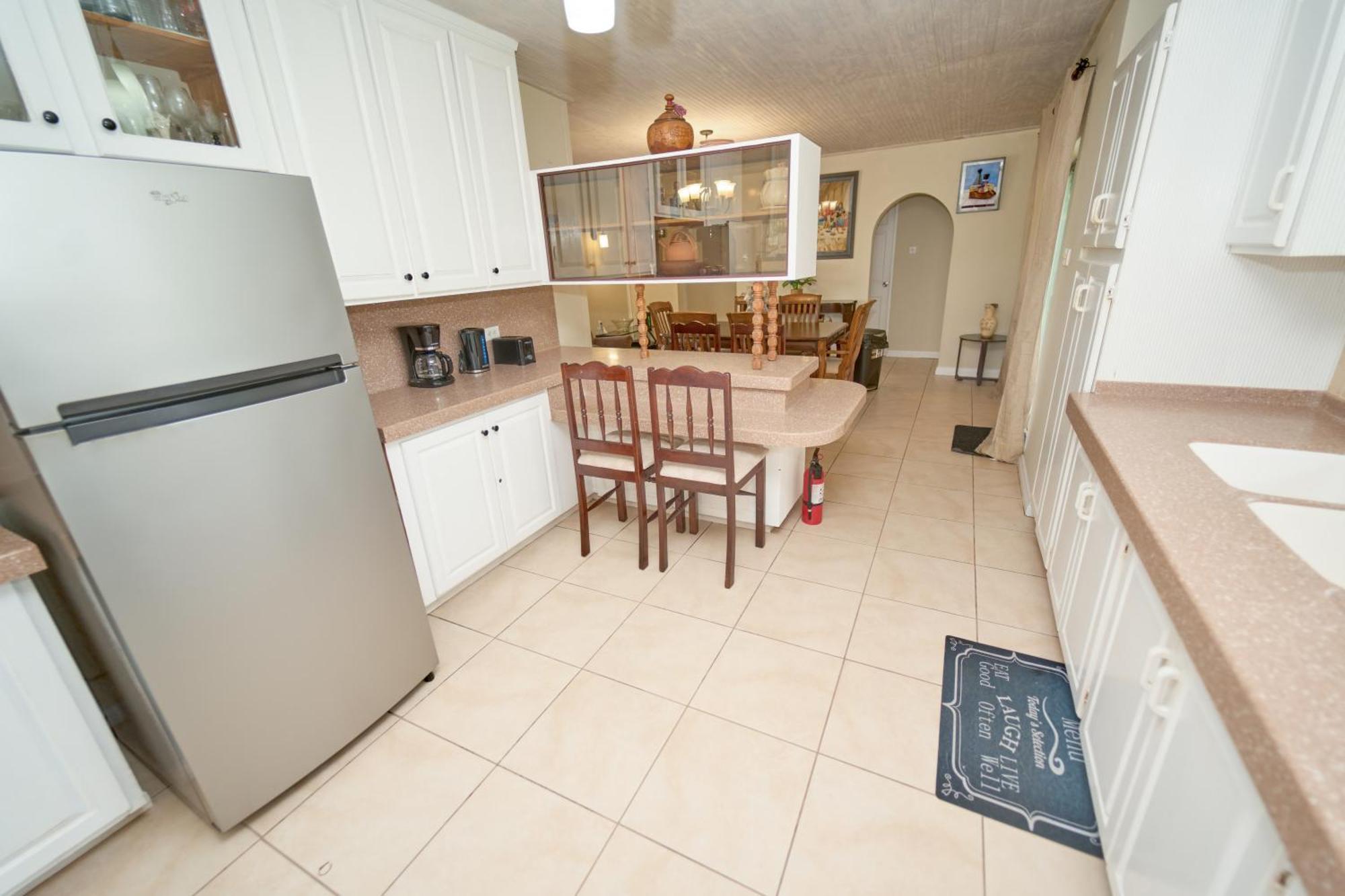 Spacious 3-Bedroom Home - Regency Park Bridgetown Luaran gambar